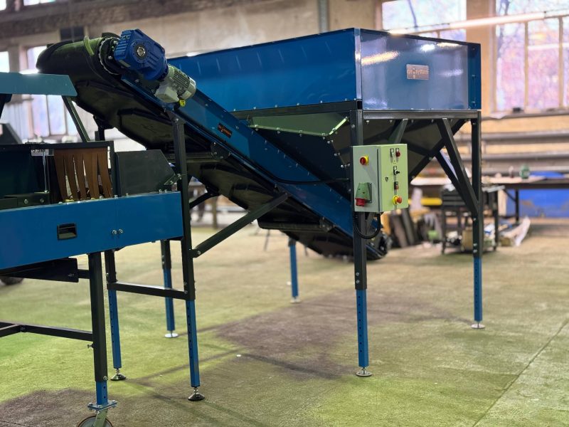 Бункер квадратный приемно-подающий 1.5м3 , 2.5м3